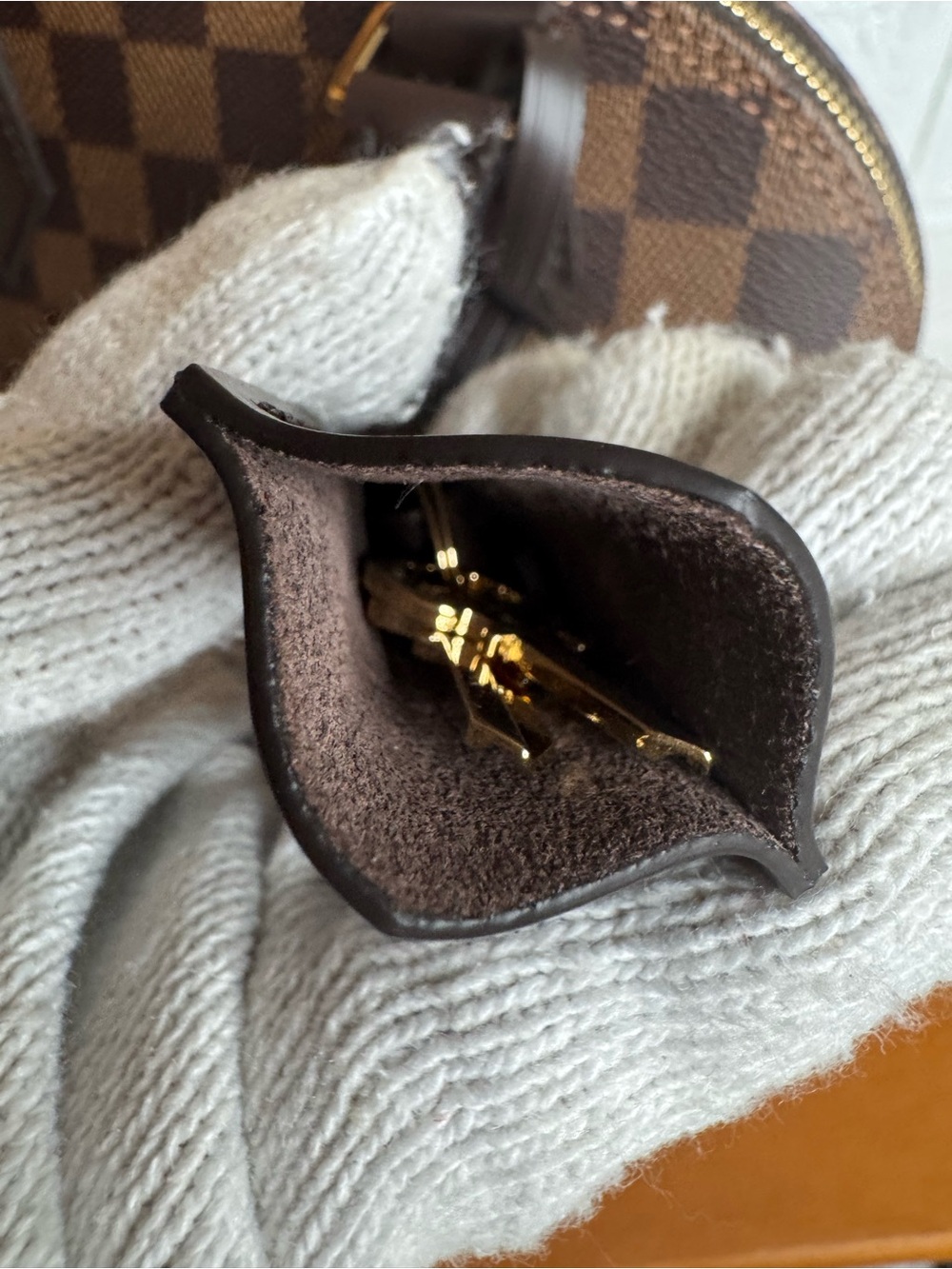 Louis Vuitton Alma BB Damier Ebene - Picture 5 of 16